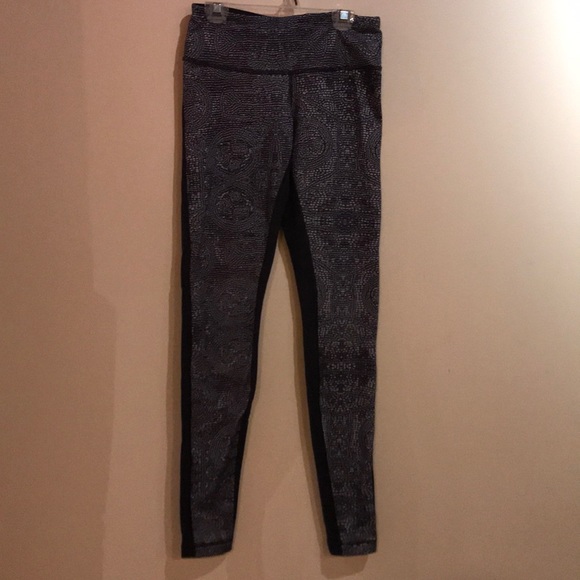 lululemon athletica Pants - Lululemon Dark Grey Patterned Leggings
